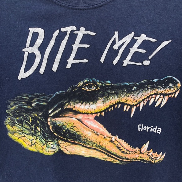 Vintage Novelty Florida “Bite Me” Alligator Shirt. - Picture 2 of 2